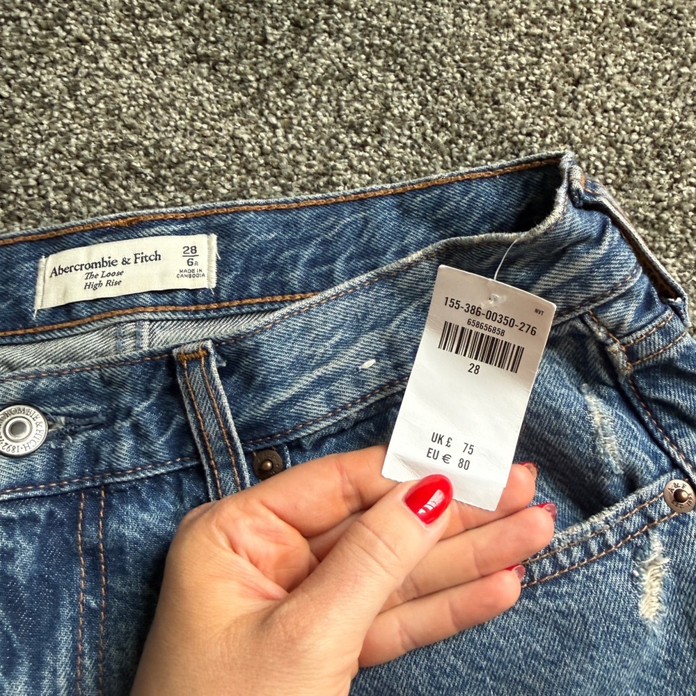 Abercrombie & Fitch High-Rise Loose Distressed Blue Jeans